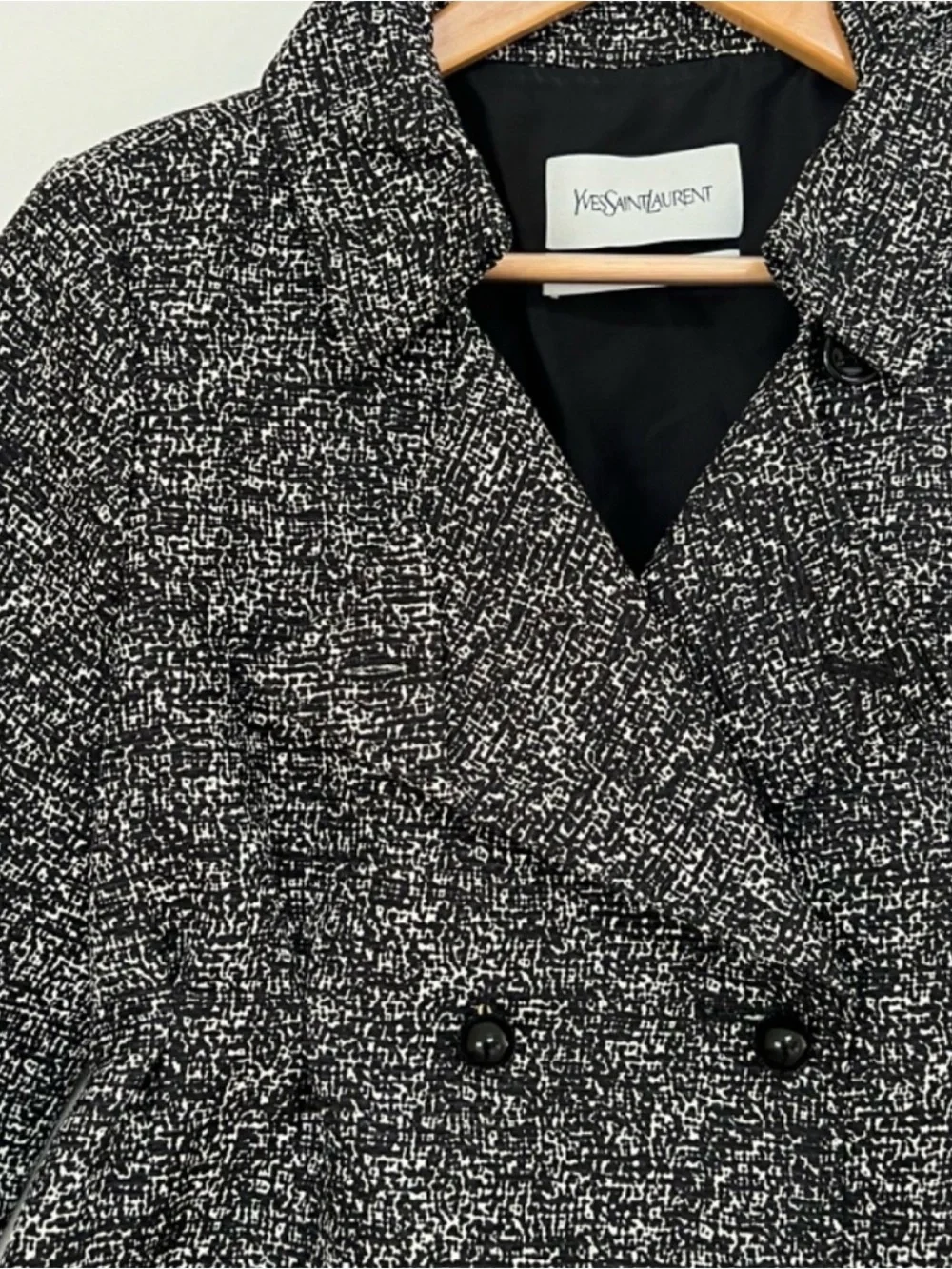 Yves Saint Laurent Black & White Tweed Double-Breasted Blazer - Picture 2 of 10